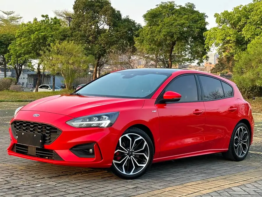 فورد فوكاس 2021 هاتشباك إيكوبوست 180 أوتوماتيك ST لاين