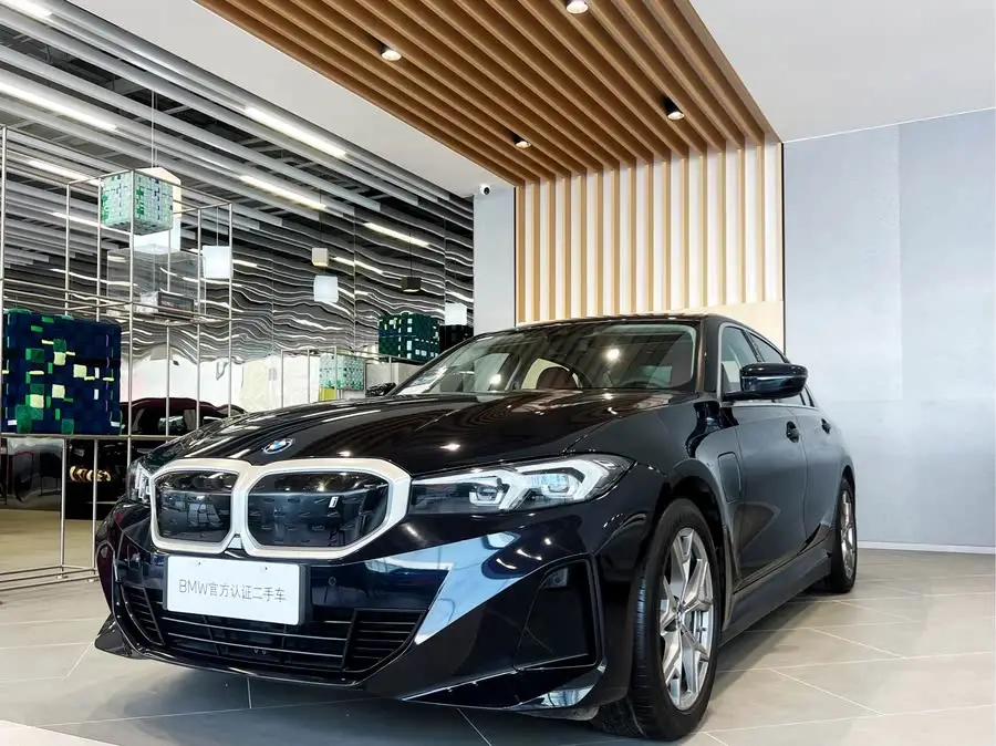 بي إم دبليو i3 2024 eDrive 35 L