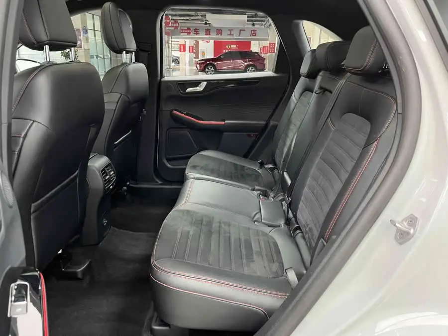 فورد إيدج 2023 إيكوبوست 245 الدفع الرباعي ST-LINE Pro