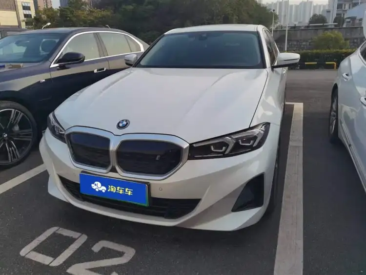 BMW i3 2022 eDrive 35 L