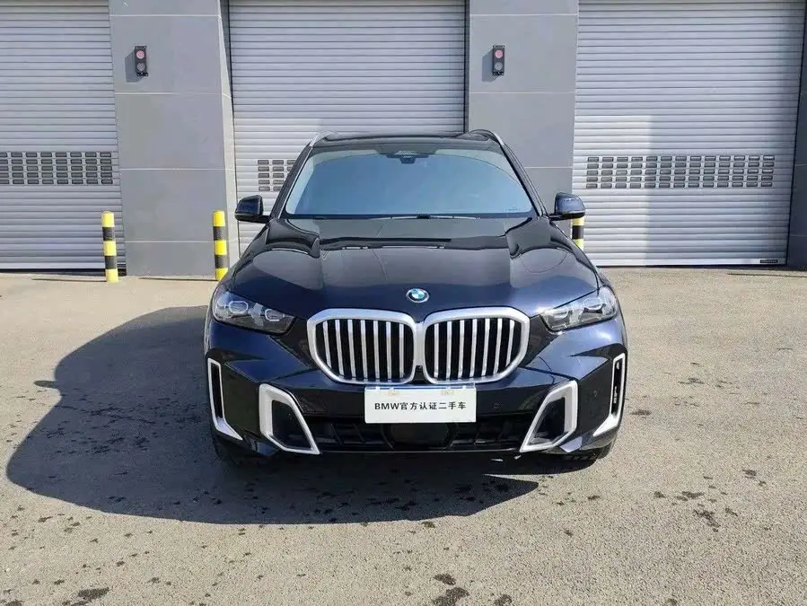 بي إم دبليو X5 2023 xDrive 30Li مجموعة رياضية M