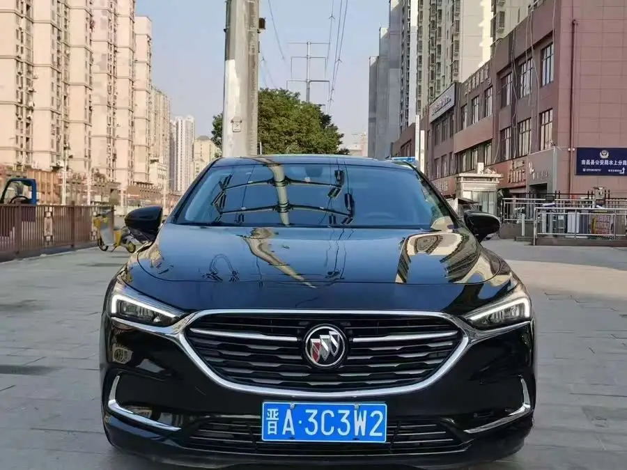 بيوك لاكروس 2022 652T الفاخرة