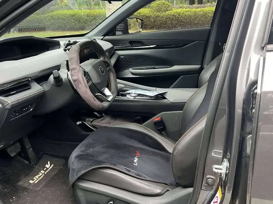 Changan UNI-V 2022 1.5T Premium