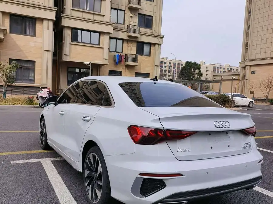 أودي A3 2024 A3L ليموزين 35 TFSI طراز رياضي أنيق