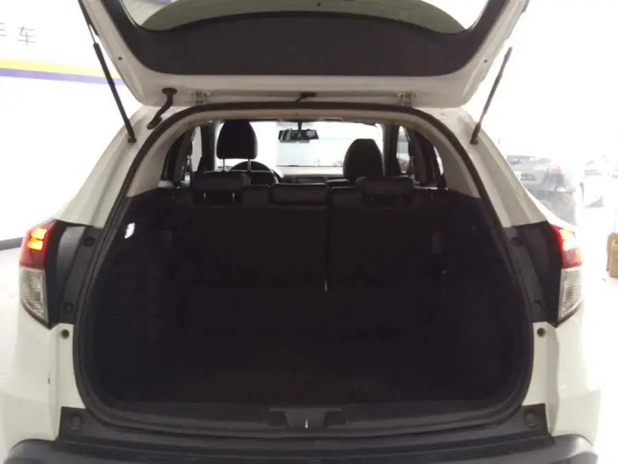 هوندا HR-V 2020 1.5 لتر CVT الفاخرة