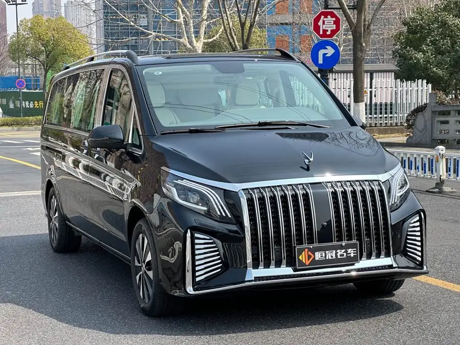 فطو 2023 2.0T نسخة الأعمال 7 مقاعد