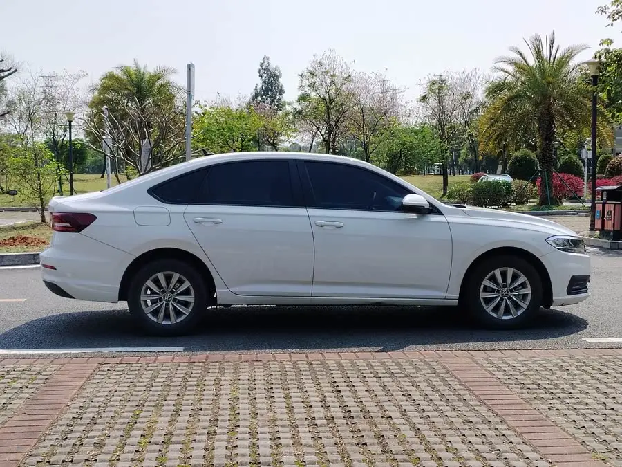 لافيدا 2021 1.5 لتر أوتوماتيكي أنيق