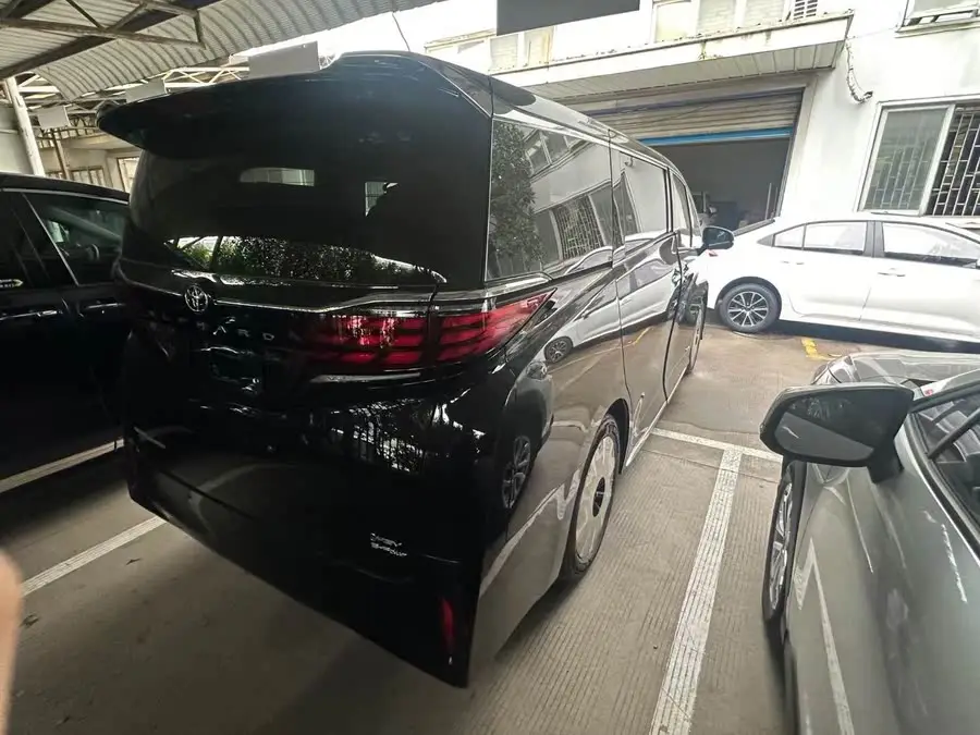 ألفارد 2024 طراز مزدوج المحرك 2.5 لتر إصدار متميز