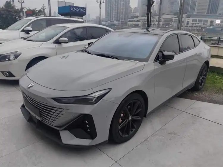 Changan UNI-V 2022 1.5T Intelligent Navigation Edition