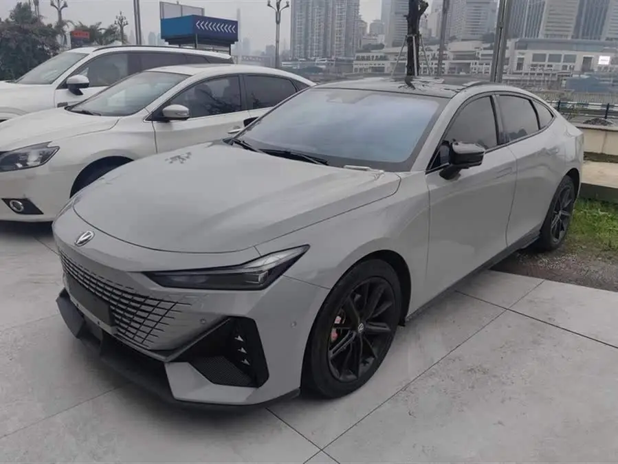 Changan UNI-V 2022 1.5T Intelligent Navigation Edition