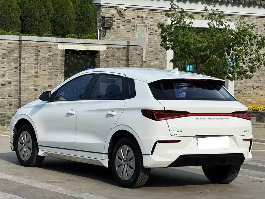 بي واي دي e2 2020 إصدار مطور نسخة المدى القياسي النموذج القياسي