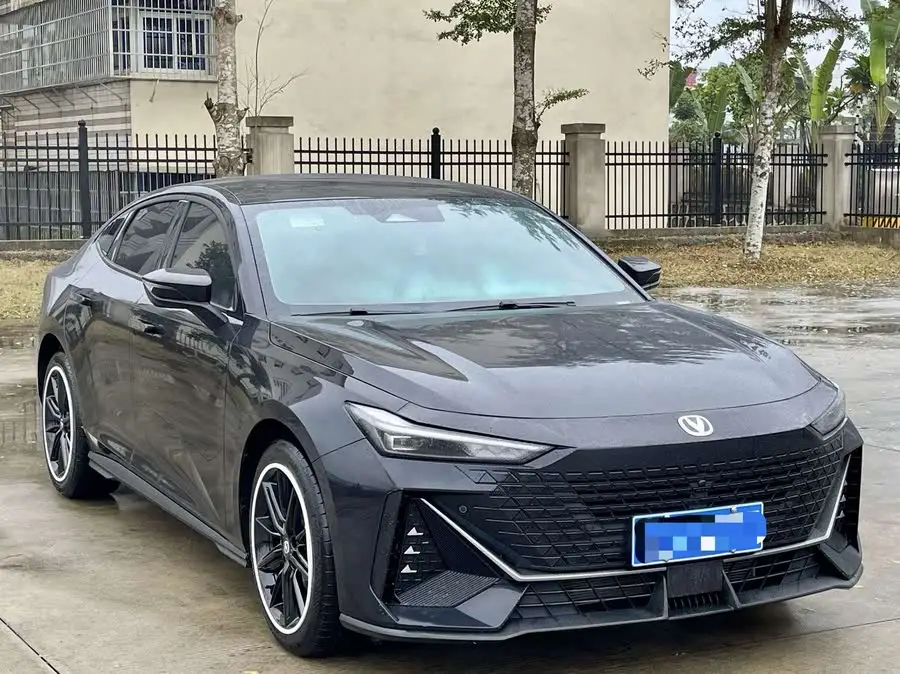 Changan UNI-V 2023 1.5T Premium