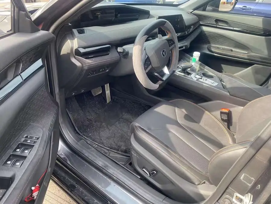 Changan UNI-V 2023 2.0T Leading Speed Edition