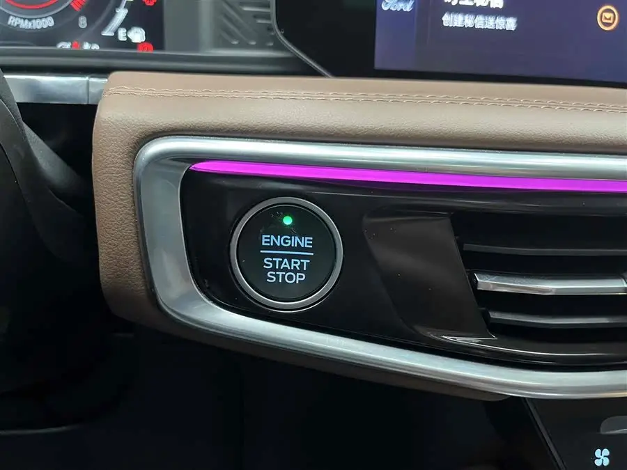 مستكشف 2023 طراز EcoBoost 285 دفع رباعي Titanium 7 مقاعد