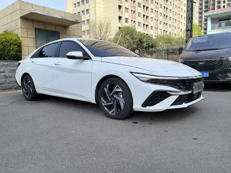 إيلانتر 2023 1.5 لتر CVT LUX النسخة المتميزة