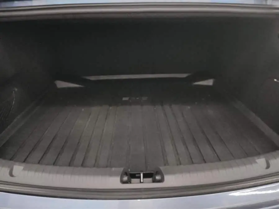 ختم 2022 نموذج 650 كم دفع رباعي أداء