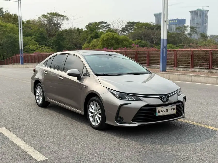 2019 كورولا هايبرد 1.8 لتر E-CVT GL-i النسخة النخبوية