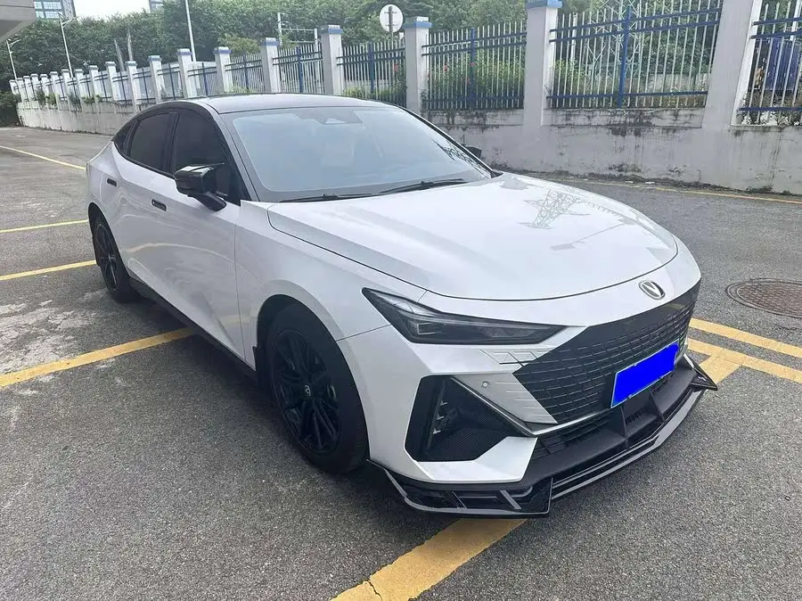 شانغن UNI-V 2023 1.5T المميزة