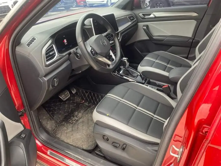 T-ROC 2023 طراز 300TSI DSG دفع ثنائي نسخة نجوم