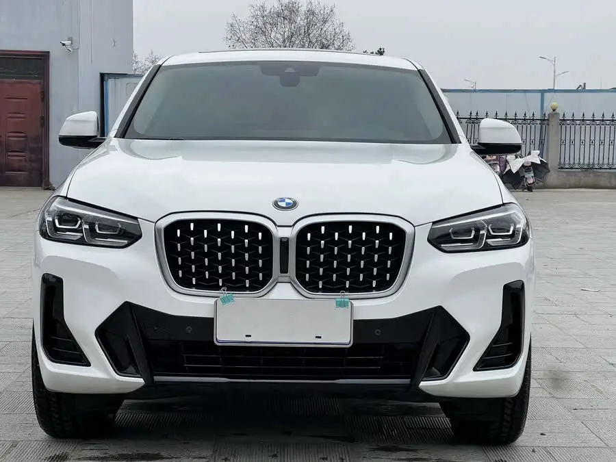 بي إم دبليو X4 2022 xDrive 25i حزمة م الرياضية