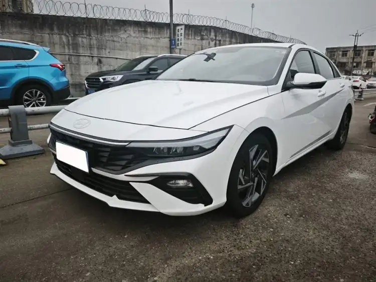 Elantra 2023 1.5L CVT GLS Leading Edition