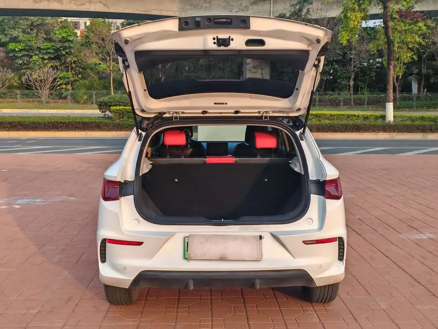 بي واي دي e2 2019 نسخة المدى العالي يوي الفاخرة