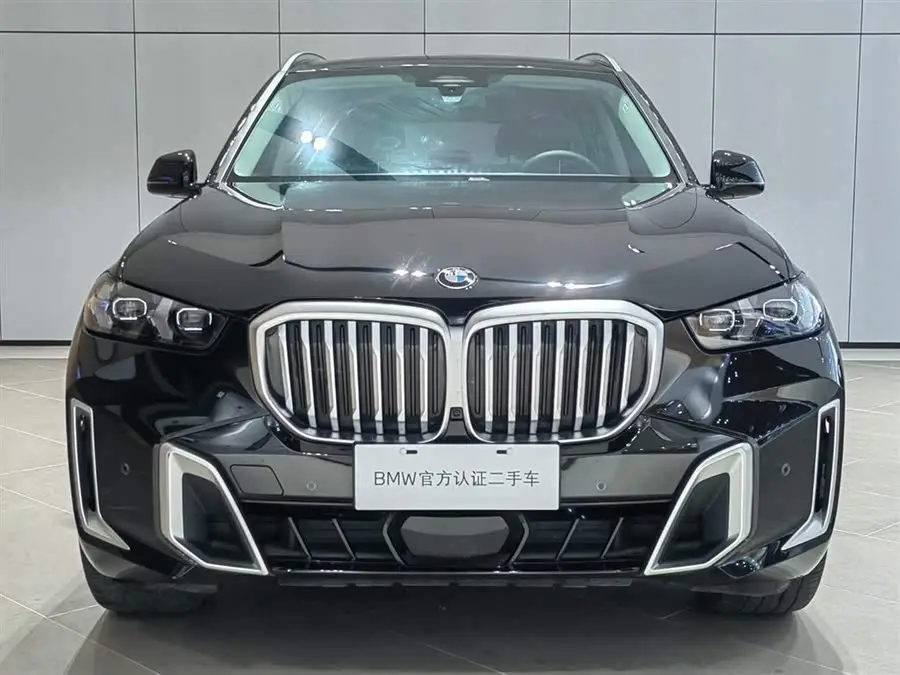 بي إم دبليو X5 2023 xDrive 30Li حزمة M الرياضية