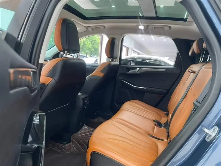 2020 فورد إسكايب إيكوبوست 245 دفع أمامي استمتاع ذكي