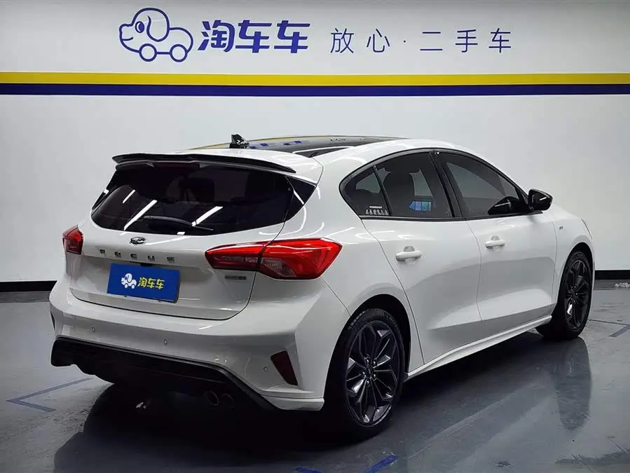 2022 فورد فوكس 2.0 إيكوبوست 180 أوتوماتيكي ST لاين