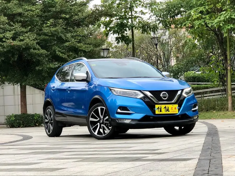 2021 نيسان إكس-تريل 2.0 لتر CVT فئة العلم