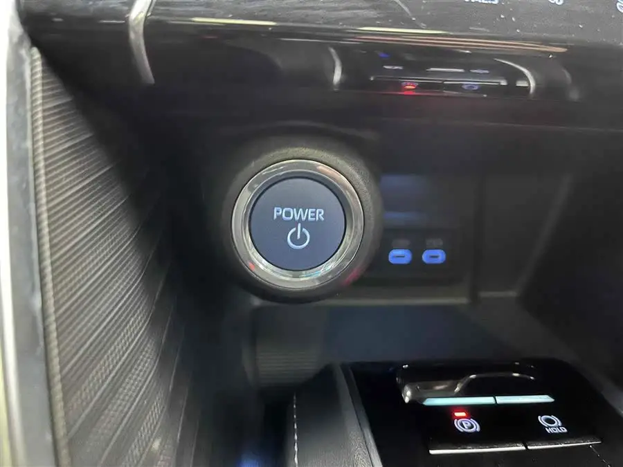 2022 تويوتا هارير هايبرد 2.5 لتر CVT دفع رباعي إصدار بريميوم