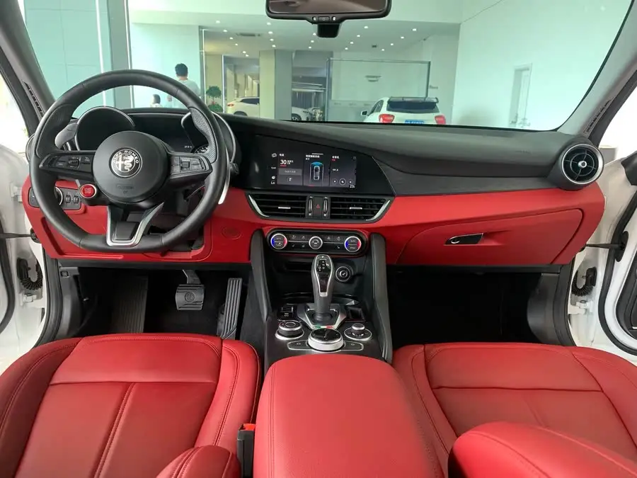 Giulia 2020 Model 2.0T 280HP Luxury Edition