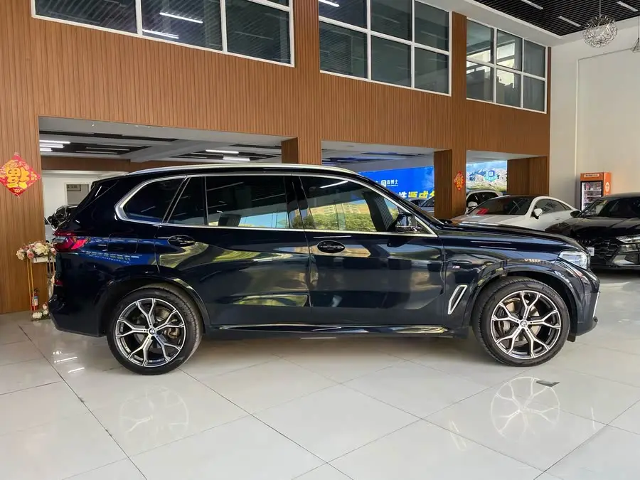 بي إم دبليو X5 2022 تحديث xDrive 40Li مجموعة M الرياضية