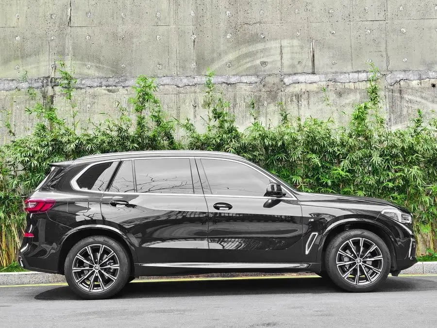 بي إم دبليو X5 2022 تعديل xDrive 30Li باقة M الرياضية الفاخرة