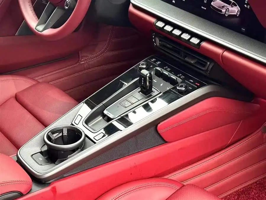 بورش 911 2023 كاريرا 3.0T