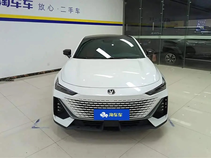 Changan UNI-V 2022 1.5T Deluxe