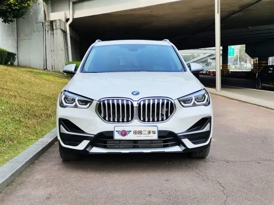 بي إم دبليو X1 2022 sDrive20Li إصدار الموضة