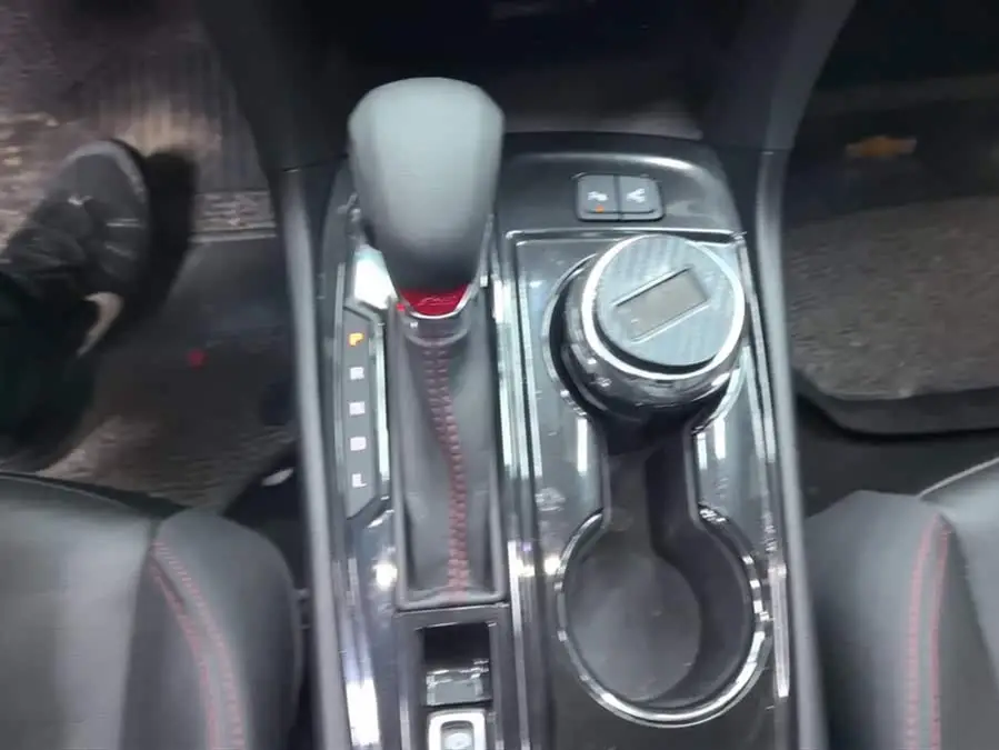 2021 شيفروليه إكوينوكس 550T RS إصدار المدافع الذكي بالدفع الرباعي