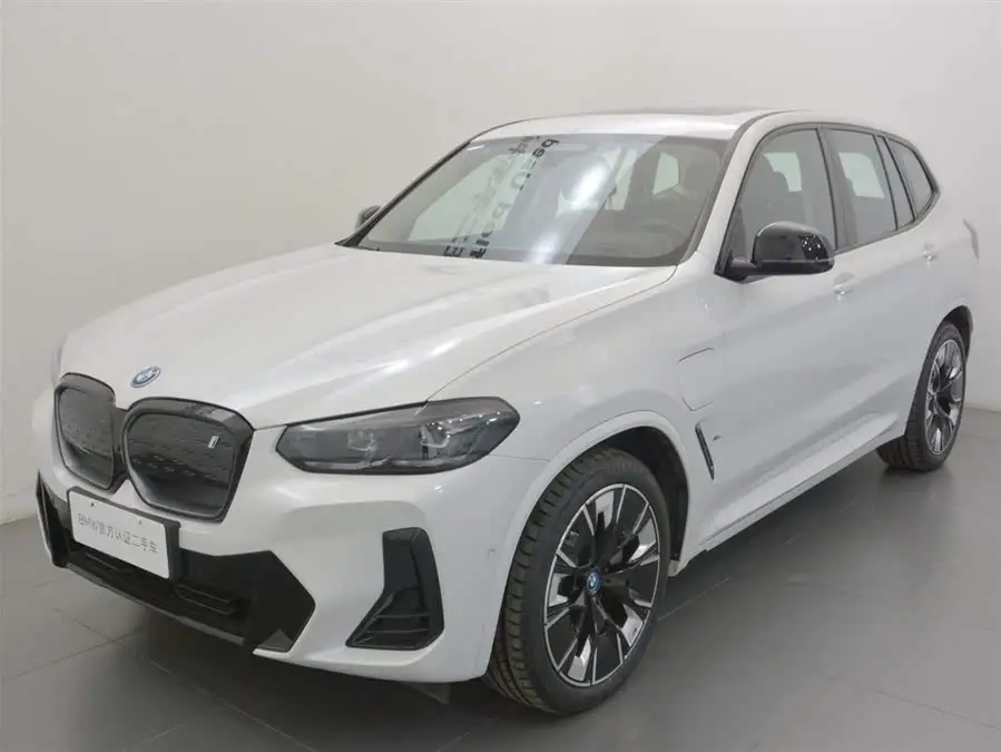 بي إم دبليو iX3 2023 إصدار تنفيذي