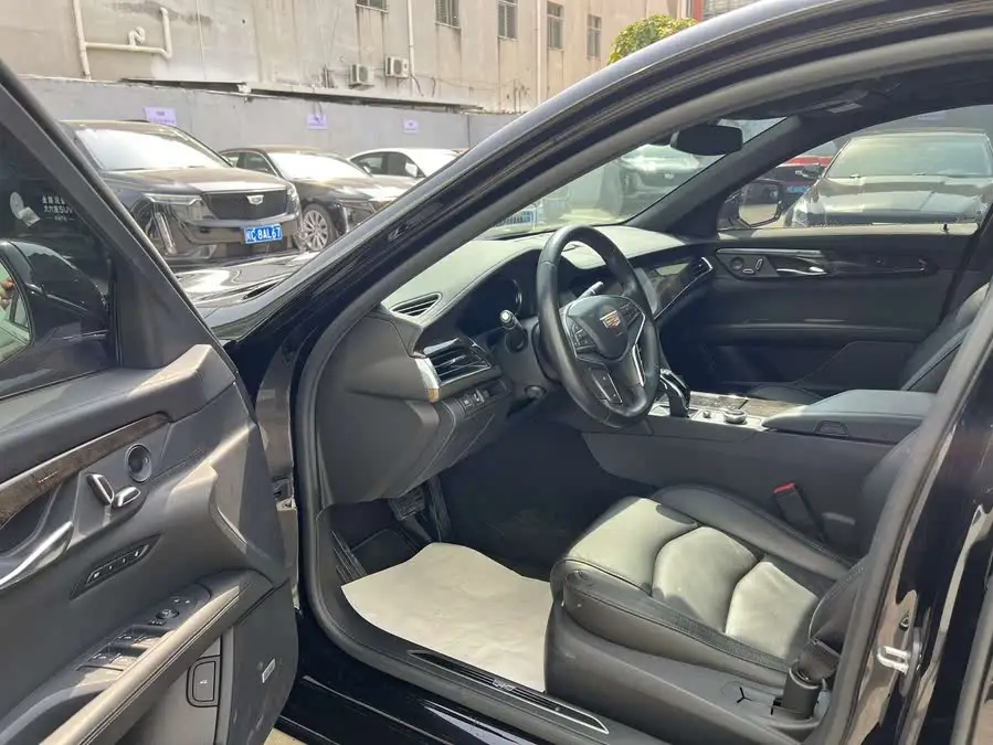 كاديلاك CT6 2022 28T فاخرة