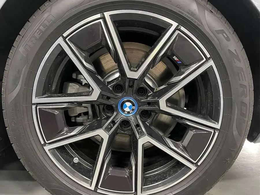 BMW i4 2023 eDrive35