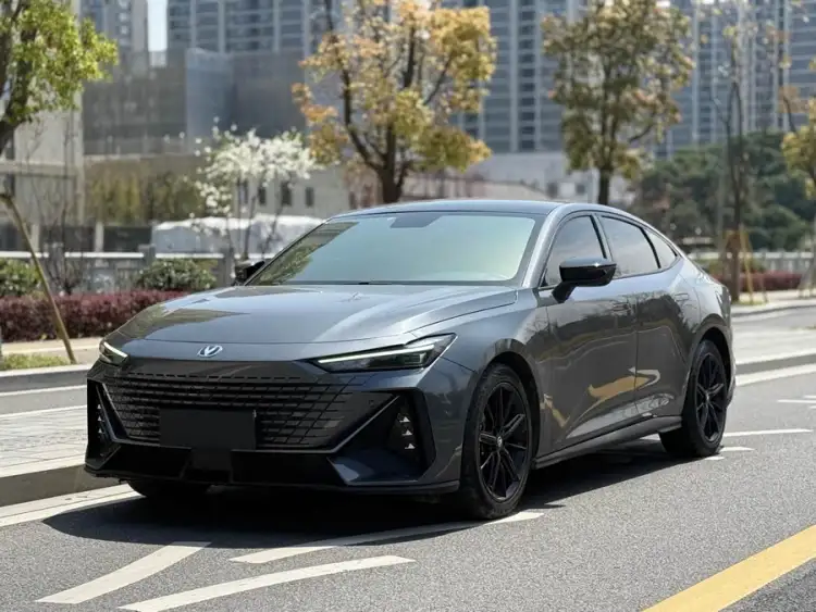 Changan UNI-V 2023 1.5T Premium