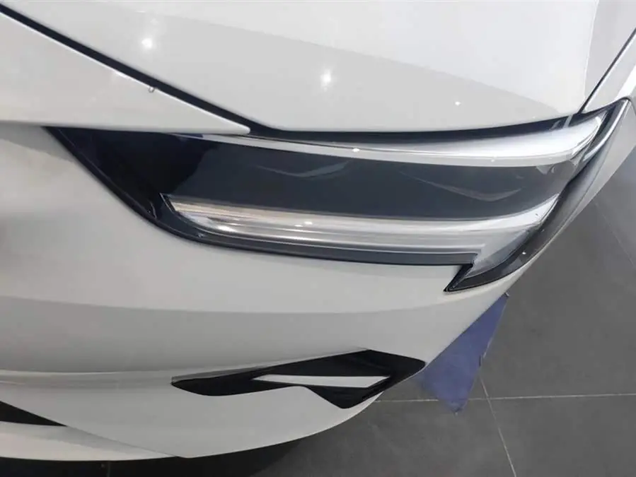 ريغال 2021 552T النخبة