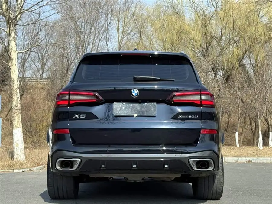 بي إم دبليو X5 2022 نسخة معدلة xDrive 30Li حزمة الرياضية M