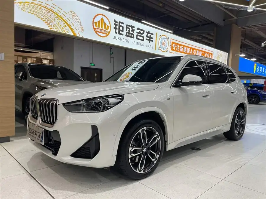 بي إم دبليو X1 2023 sDrive25Li حزمة M الرياضية