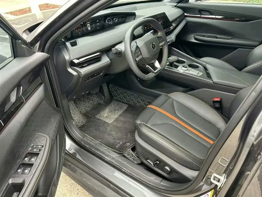 شانجان UNI-V 2024 1.5T الفاخرة