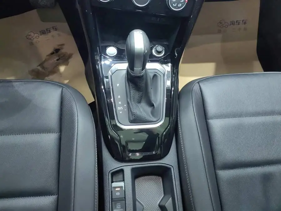 T-ROC 2022 Model 280 TSI DSG Two-Wheel Drive Elite PLUS