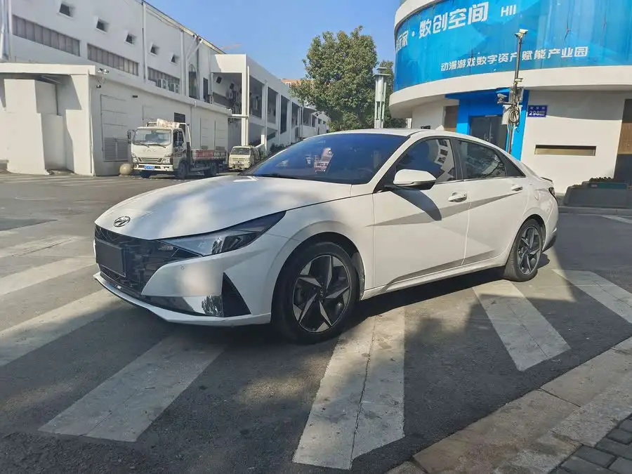 إيلانتر 2021 240TGDi DCT TOP إصدار العلم