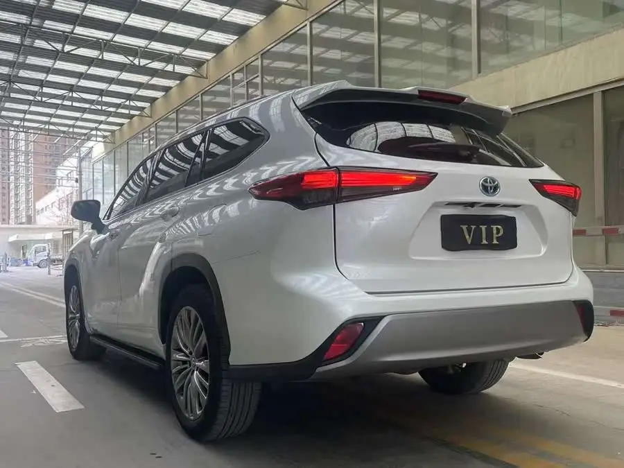 هايلاندر 2022 هايبرد 2.5 لتر دفع رباعي فاخر 7 مقاعد