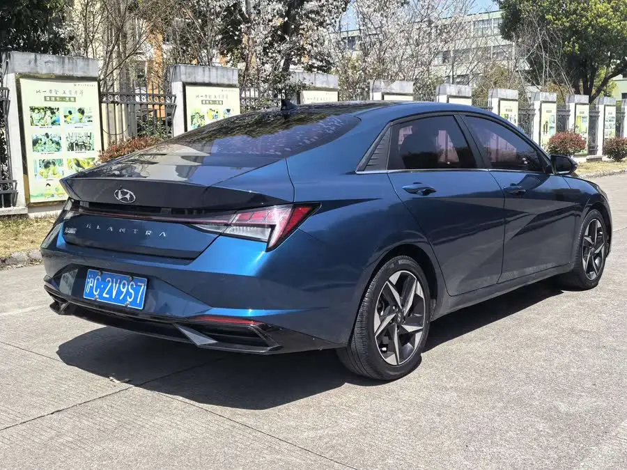 Elantra 2021 1.5L CVT LUX Premium Edition